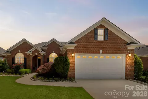 2304 Pinefield Ct, Gastonia, NC 28056