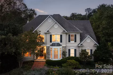 38 Pine Acre Blvd, Asheville, NC 28804