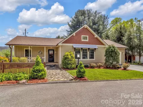 96 Garden Ct, Maggie Valley, NC 28751