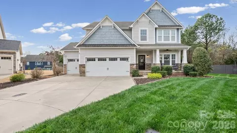 1007 Pine Bark Pl, Matthews, NC 28104