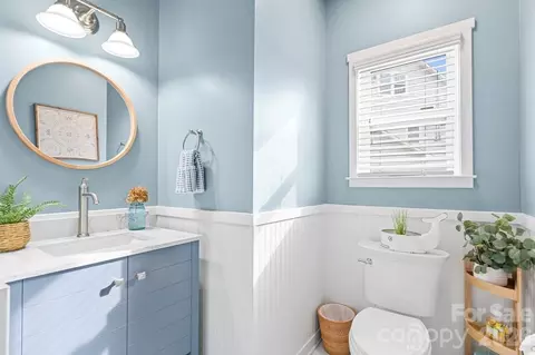 Bath - 1007 Pine Bark Pl, Matthews, NC 28104 photo 1 of 3