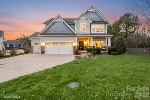 1007 Pine Bark Pl, Matthews, NC 28104