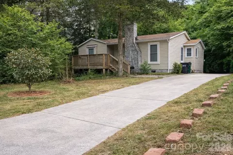 7811 Heatherdale Ct, Charlotte, NC 28212