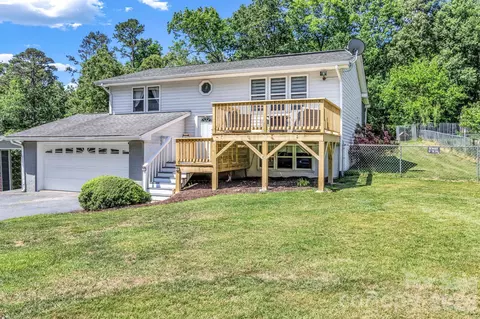 13 Spring Lake Dr, Fletcher, NC 28732