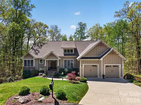 67 Little Sunset Ct, Hendersonville, NC 28739