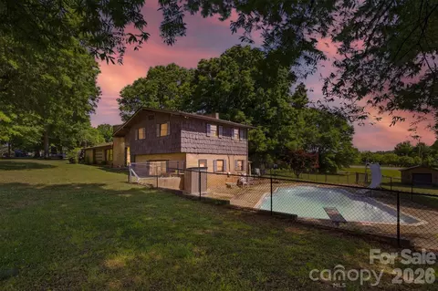 3634 Brookwood Dr, Maiden, NC 28650