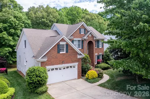 8908 Leinster Dr, Charlotte, NC 28277