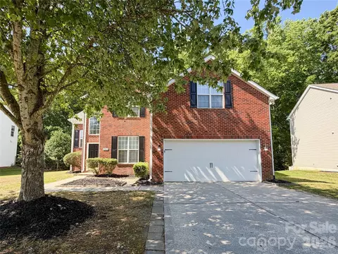 17224 Cambridge Woods Ct, Charlotte, NC 28277
