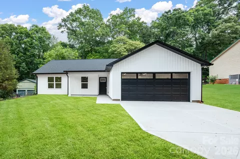 505 Randa Dr, Statesville, NC 28625