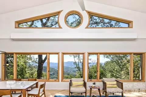 212 Chestnut Forest Rd, Fairview, NC 28730