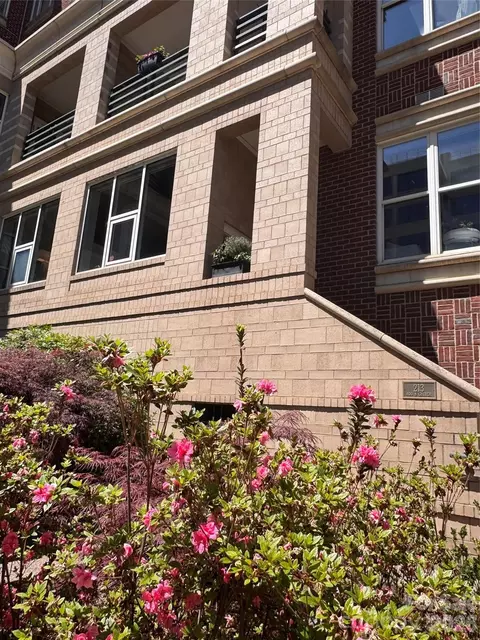 400 N Church St, Charlotte, NC 28202