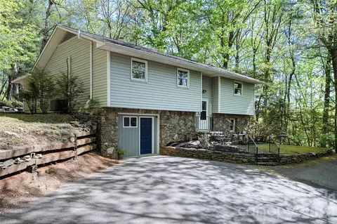 84 Chisholm St, Saluda, NC 28773