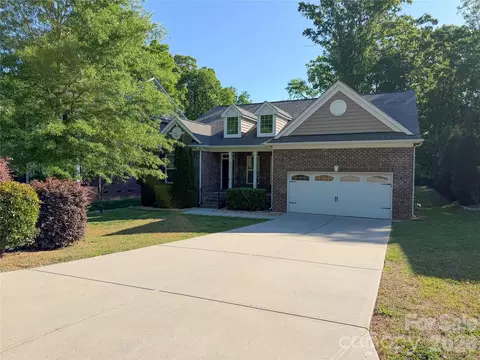 10313 Woodview Cir, Charlotte, NC 28277