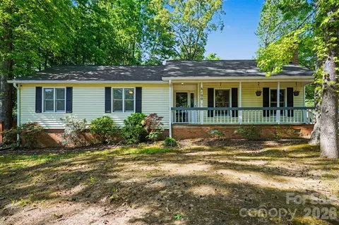 8100 Barncliff Rd, Charlotte, NC 28227