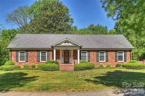 6800 Lancer Dr, Charlotte, NC 28226