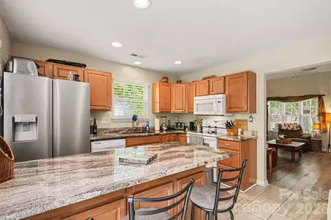 747 Rock Lake Gln, Fort Mill, SC 29715