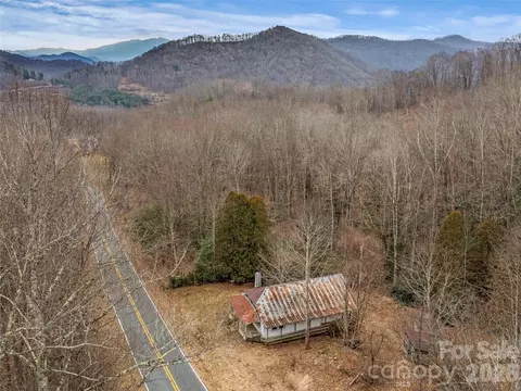625 Cook Town Rd, Bakersville, NC 28705