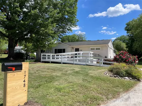1748 Old West Ln, Gastonia, NC 28052
