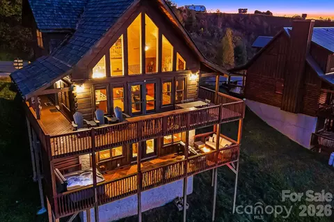 121 Scenic Wolf Dr, Mars Hill, NC 28754