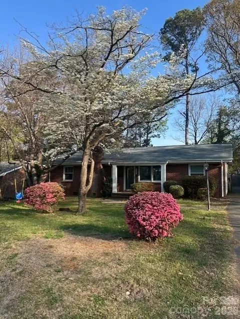 4409 Ivanhoe Pl, Charlotte, NC 28205