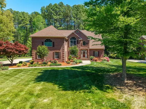226 W Glenview Dr, Salisbury, NC 28147