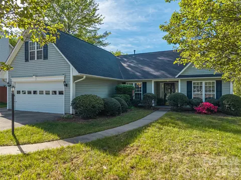 171 Rolling Meadow Rd, Fletcher, NC 28732