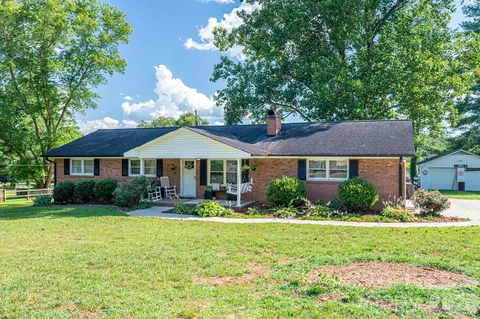 1529 Home Trl, Lincolnton, NC 28092