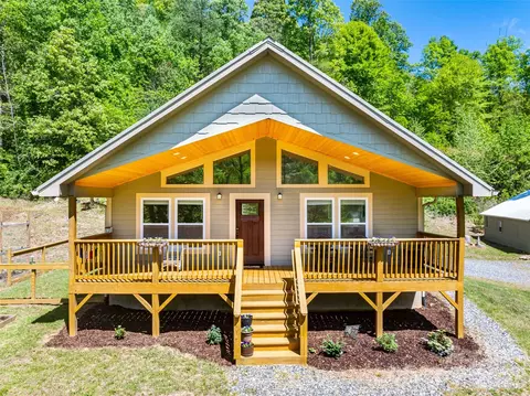 274 Poverty Branch 2 Rd #2, Barnardsville, NC 28709