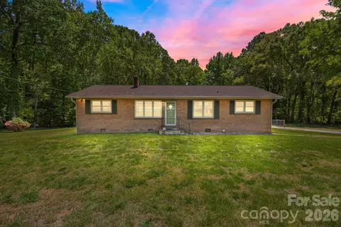 4000 Mount Pleasant Rd, Sherrills Ford, NC 28673