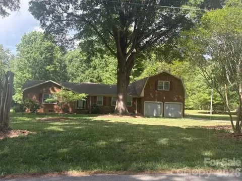 6535 Cashion Rd, Huntersville, NC 28078