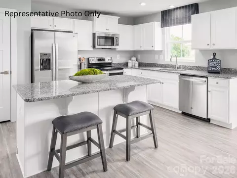 930 Pemberley St, Lancaster, SC 29720 photo 2