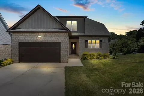 1033 12th Avenue Nw Dr NW, Hickory, NC 28601