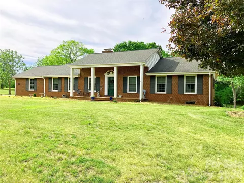 151 Lincoln Rd, Forest City, NC 28043