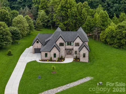 7701 Willowdale Dr, Waxhaw, NC 28173