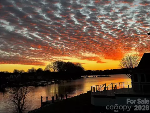 7322 Swansea Ln, Cornelius, NC 28031