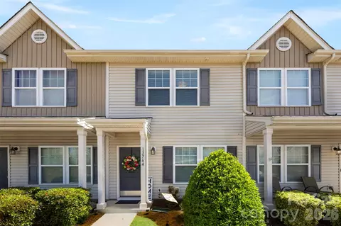 12764 Persimmon Tree Dr, Charlotte, NC 28273
