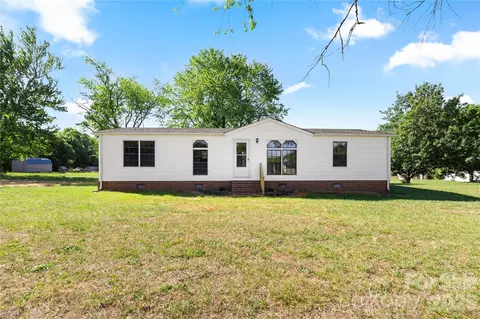 8511 Cloverfield Dr, Kannapolis, NC 28081
