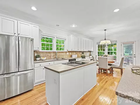 Kitchen - 159 Shoreline Pkwy, Fort Mill, SC 29708 photo 3 of 4