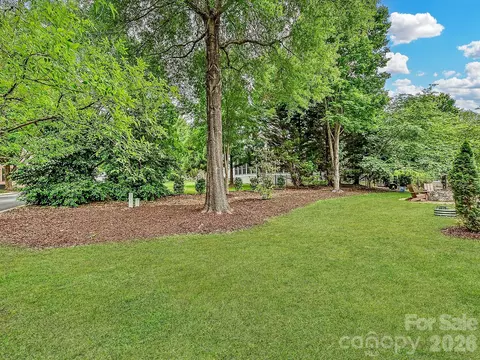Exterior - 159 Shoreline Pkwy, Fort Mill, SC 29708 photo 6 of 9