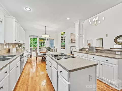 Kitchen - 159 Shoreline Pkwy, Fort Mill, SC 29708 photo 4 of 4