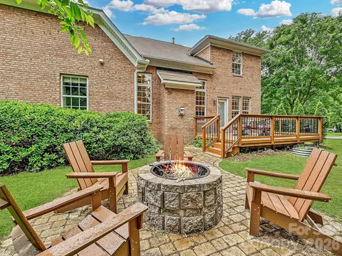 Exterior - 159 Shoreline Pkwy, Fort Mill, SC 29708 photo 5 of 9
