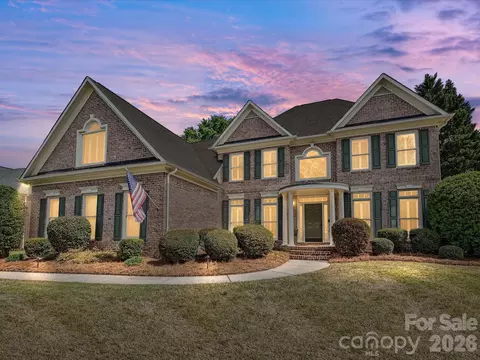 6232 Woodleigh Oaks Dr, Charlotte, NC 28226