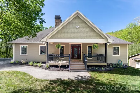 36 Snowshoe Dr, Asheville, NC 28803