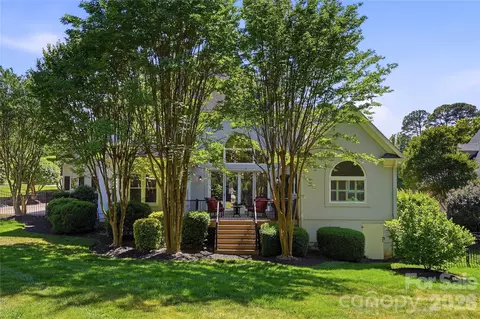 Exterior - 18928 Peninsula Point Dr, Cornelius, NC 28031 photo 4 of 6