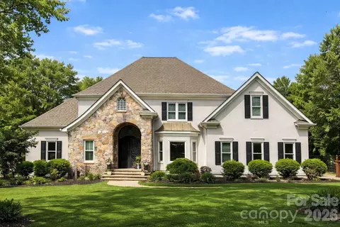 18928 Peninsula Point Dr, Cornelius, NC 28031