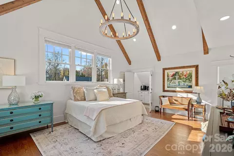 206 Meadowbrook Rd, Charlotte, NC 28211