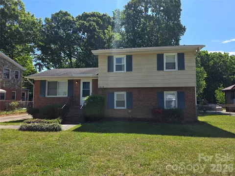 1524 Pondella Dr, Charlotte, NC 28213