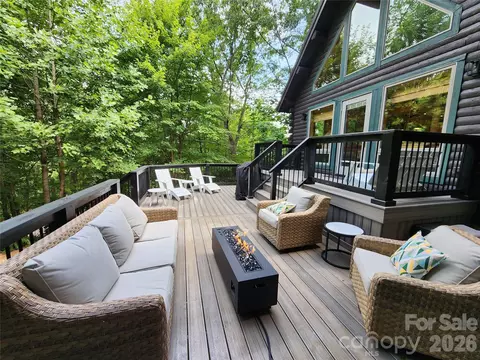 105 Sunset Cove Rd, Lake Lure, NC 28746