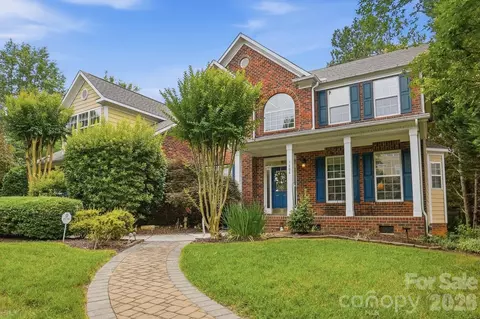 1406 Finsbury Ln, Tega Cay, SC 29708