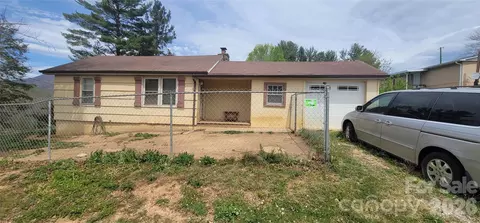 60 Mingus St, Canton, NC 28716